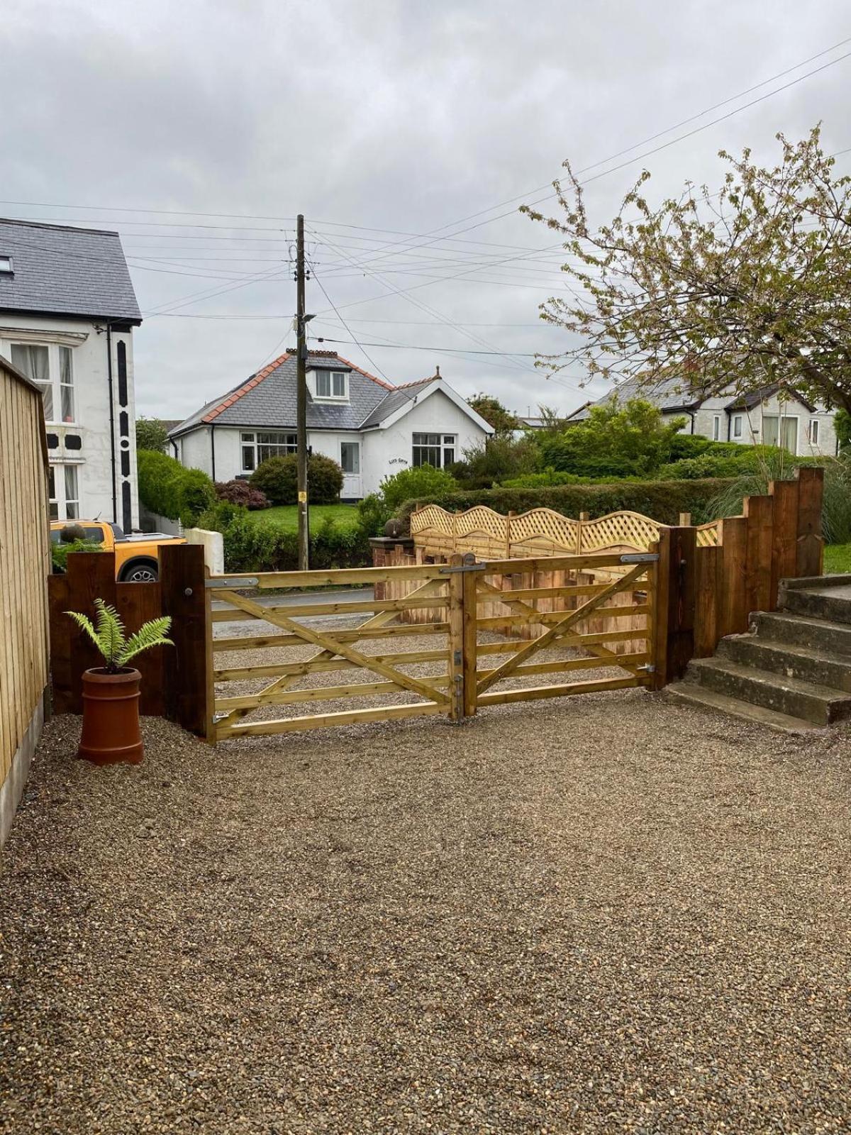 The Old Sea Captain'S House, Aberporth Exteriör bild